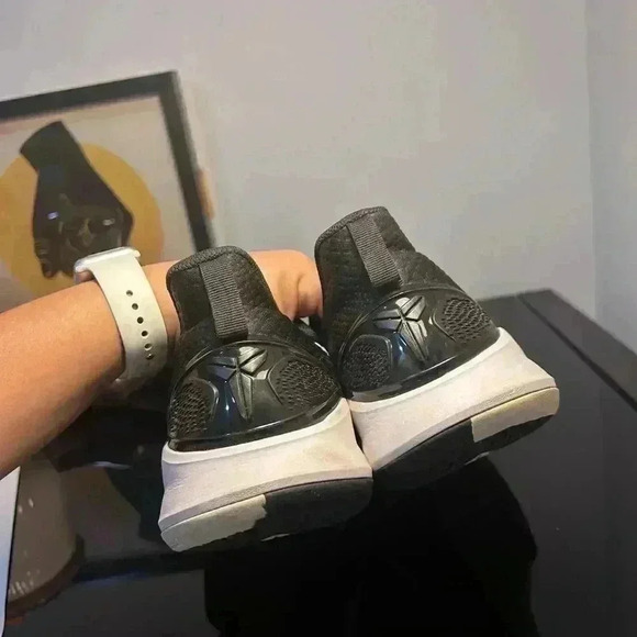 Size 13 - Nike Mamba Focus Black 2019 Mens Pre owned - Picture 4 of 8